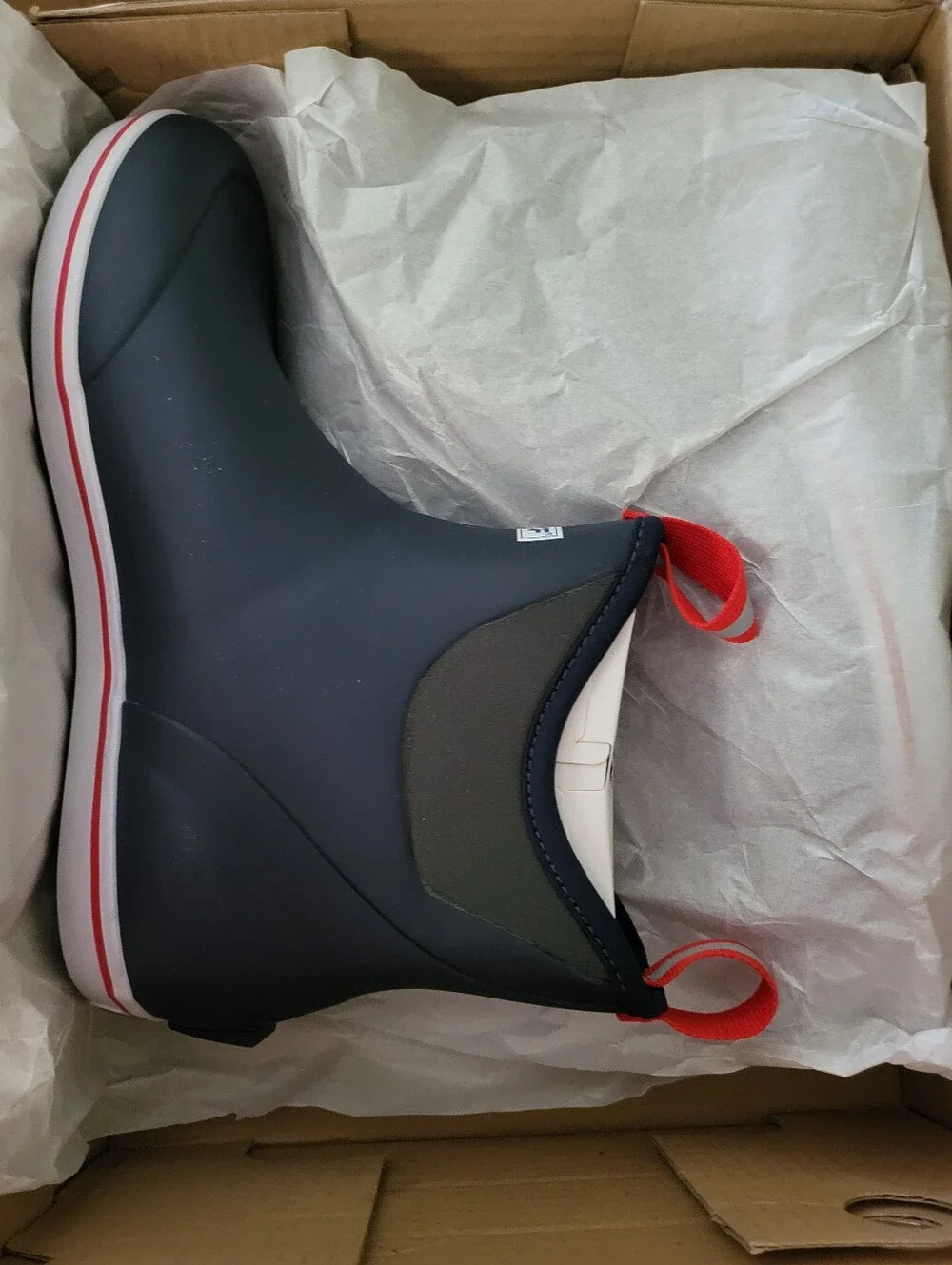Brand New In Box XTRATUF 6